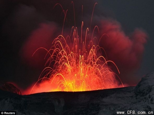 点击查看原图 黄石公园火山箭拔弩张 玛雅预言恐成真