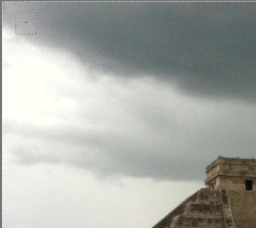 墨西哥玛雅金字塔射出神秘光束(有图有真相) 墨西哥玛雅金字塔射出神秘光束(有图有真相)